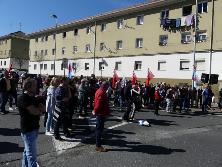17-03-10-DiaClaseObreiraGalega-Ofrenda-Ferrol-02.jpg